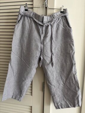 Liz Claiborne Capri Linen Blend *Sz. Large * Pin Stripe Light Gray Striped Pants